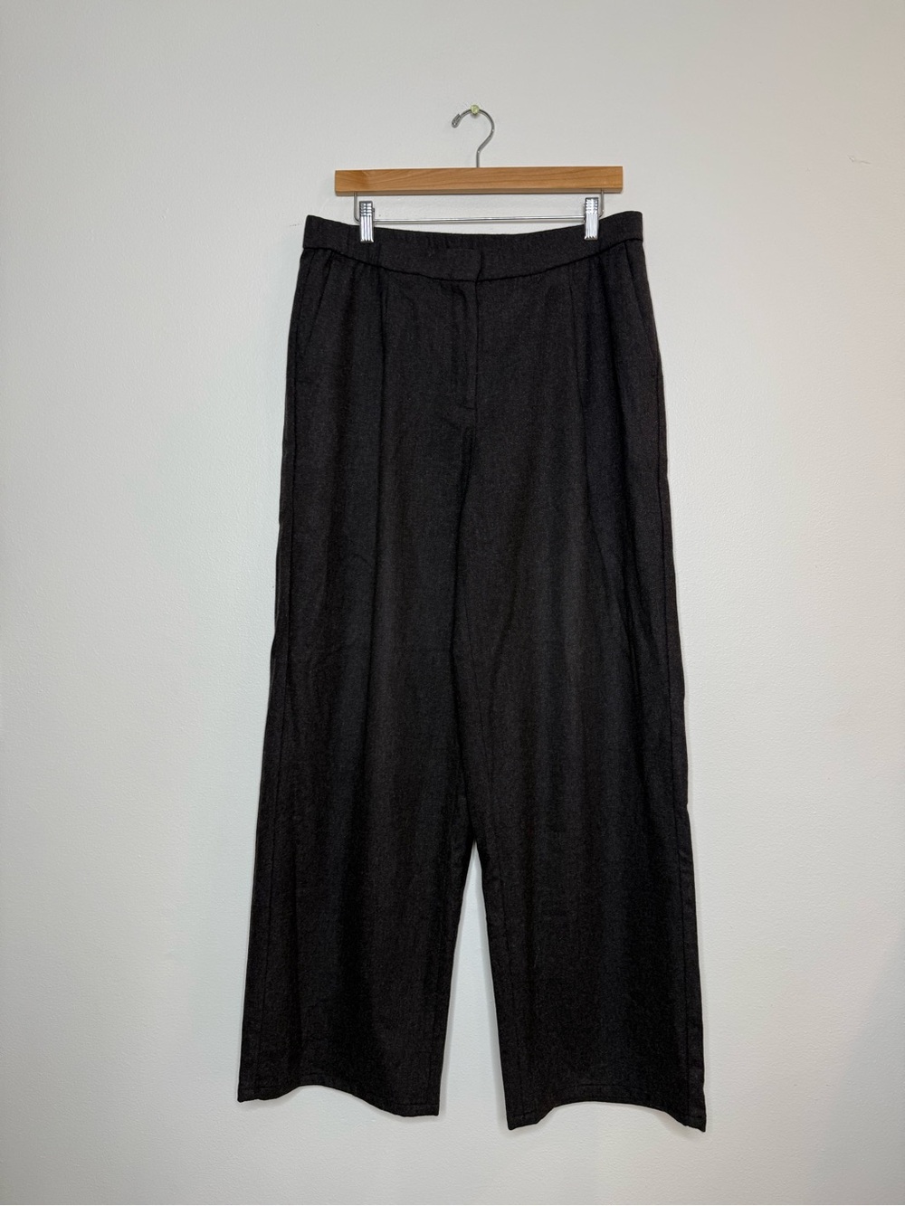 Eileen Fisher 100% Wool Pleated Front Trouser in dark grey size medium